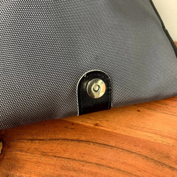 Viktor & Rolf Cosmetics Bag Small Zip Pouch Grey Black Buckle Makeup Travel Case - Picture 10 of 12